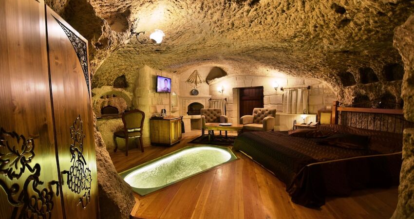 Harman Cave Hotel