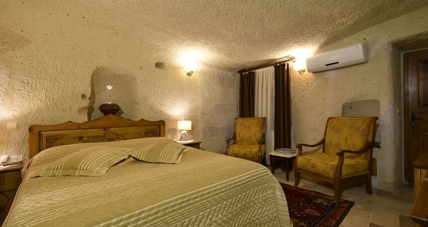 Harman Cave Hotel