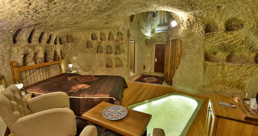 Harman Cave Hotel