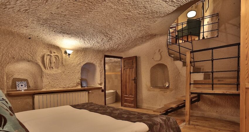La Casa Cave