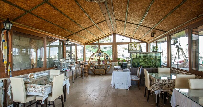 Nar Cave House