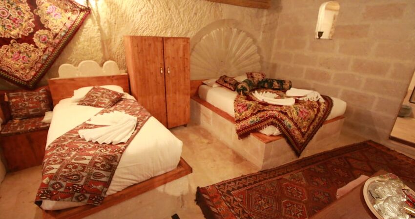 Nar Cave House