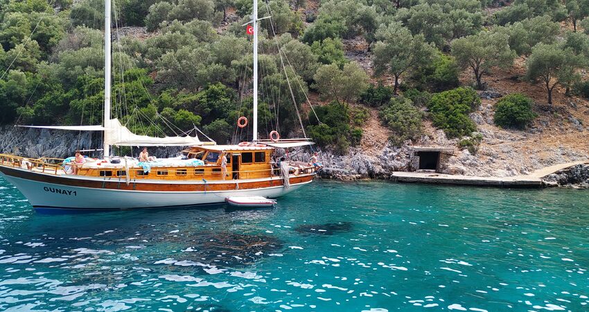 Alaçatı-Çeşme -Kuşadası (tekne turu dahil)