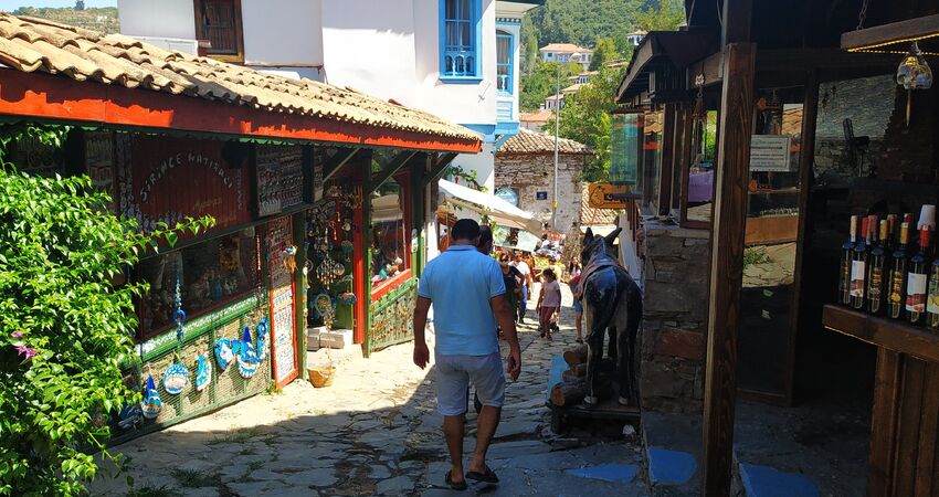 Alaçatı-Çeşme -Kuşadası (tekne turu dahil)