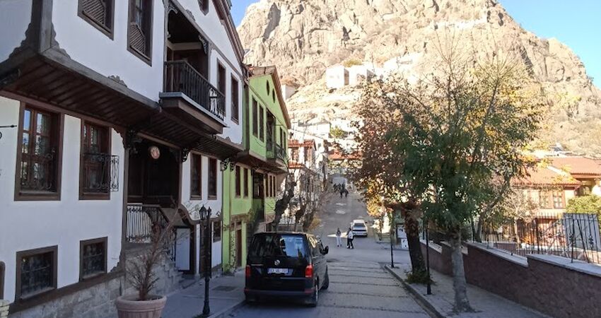 Afyon Frigyasından  Yanık ülkeye  Kuladokya 