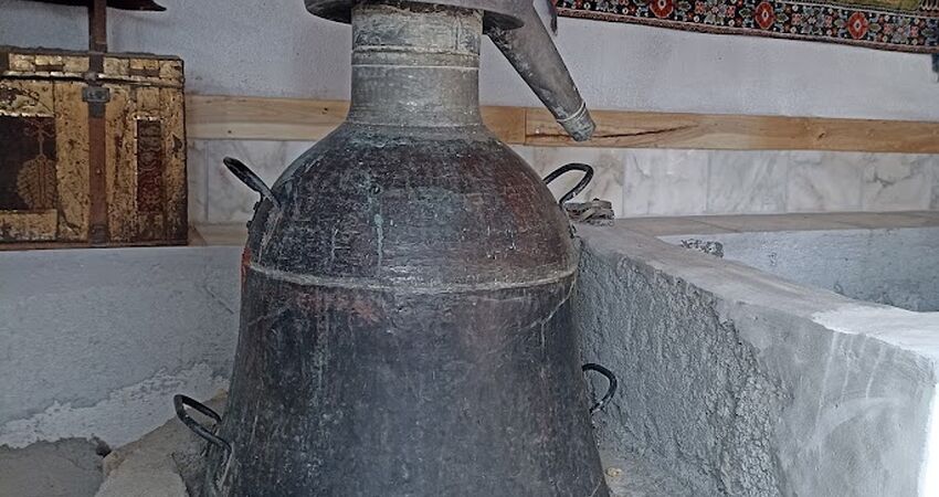 YHT ile  GÜL MEVSİMİNDE TOROSLARDA ORMANA DÜĞMELİ EVLER TURU& GÖLLER  YÖRESİ