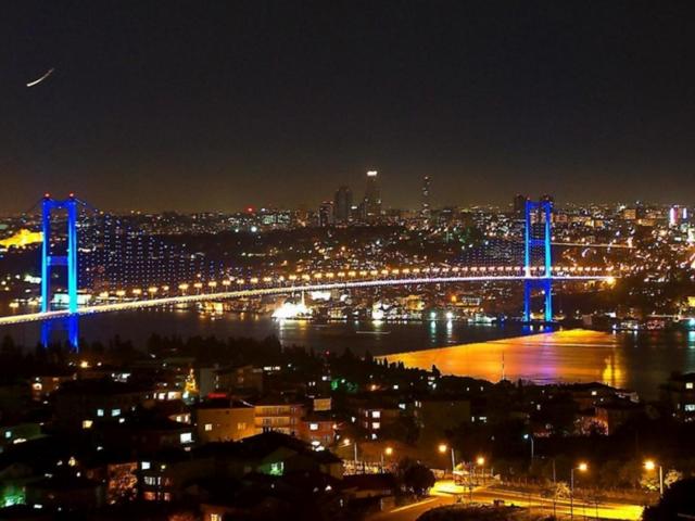 Bósforo By Night